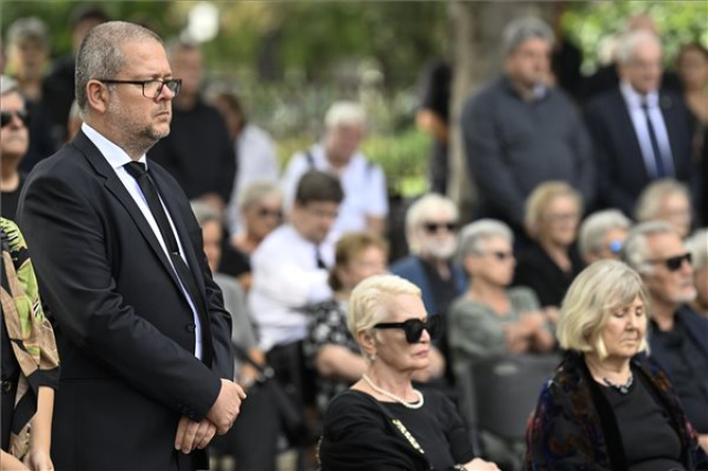 Végső búcsút vettek Balázsovits Lajostól, a nemzet színészétől