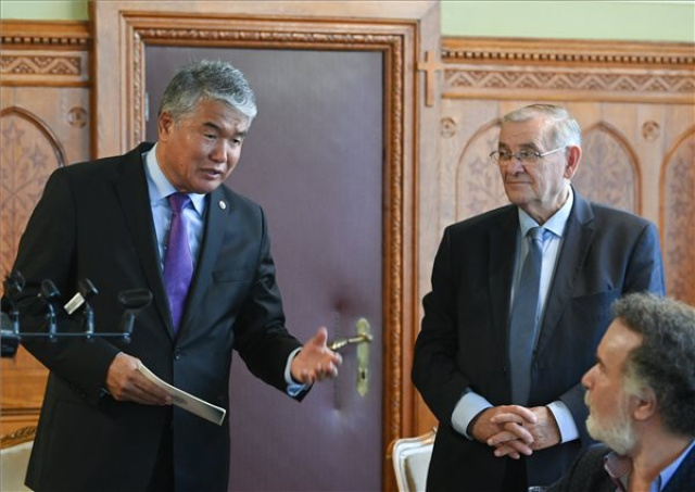 Petőfi 200 - Türk alkotók képeiből nyílik kiállítás