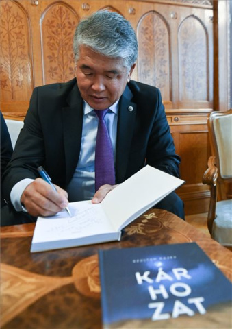 Petőfi 200 - Türk alkotók képeiből nyílik kiállítás