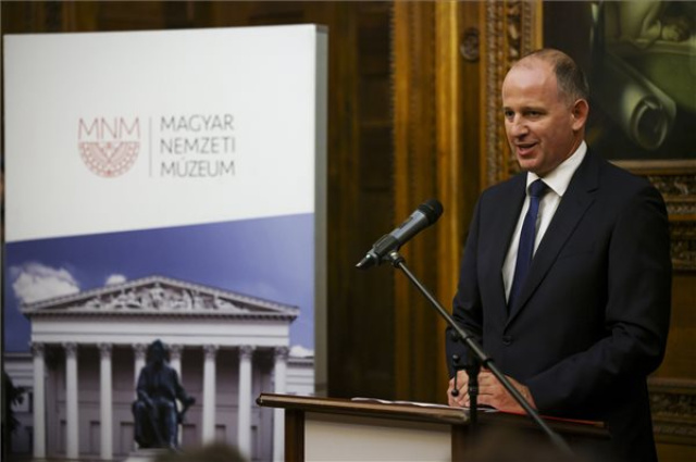 Madách 200 - Irodalmi vetélkedő és kamarakiállítás tiszteleg az író munkássága előtt 