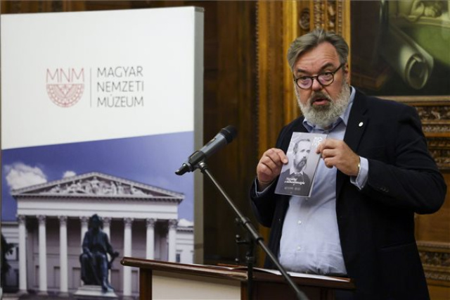 Madách 200 - Irodalmi vetélkedő és kamarakiállítás tiszteleg az író munkássága előtt 