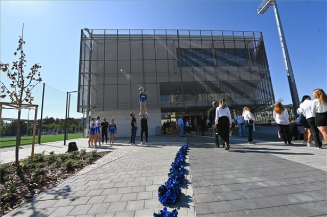 Átadták a Magyar Testnevelési és Sporttudományi Egyetem új, Csörsz utcai sportközpontját