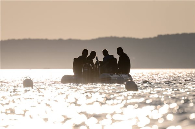 A Balatonba zuhant egy rendőrségi helikopter