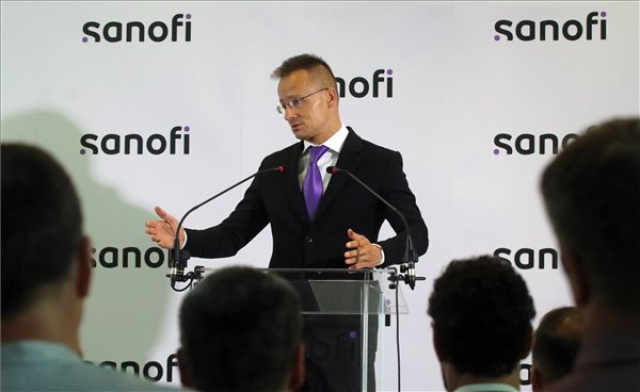 Közel 8 milliárd forint értékben újabb fejlesztés valósult meg a Sanofi csanyikvölgyi fecskendőgyárában