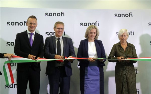 Közel 8 milliárd forint értékben újabb fejlesztés valósult meg a Sanofi csanyikvölgyi fecskendőgyárában