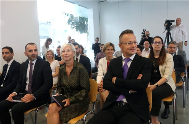 Közel 8 milliárd forint értékben újabb fejlesztés valósult meg a Sanofi csanyikvölgyi fecskendőgyárában