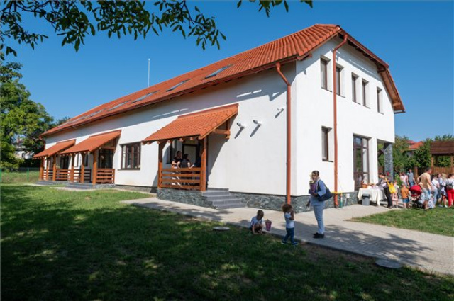Elkezdődött az oktatás a magyar állami támogatással épült bánffyhunyadi magyar óvodában