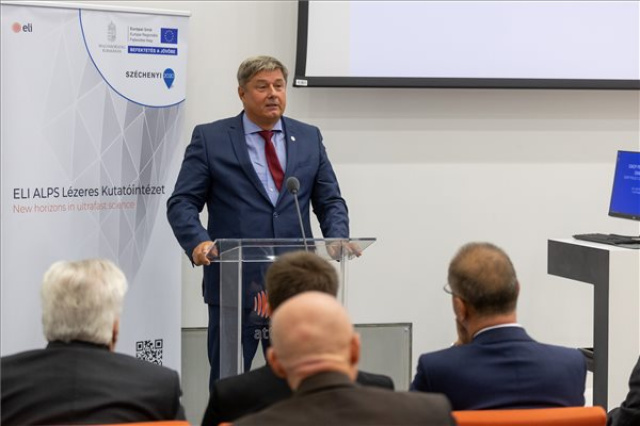 A szegedi lézeres kutatóközpont projektzáró rendezvénye