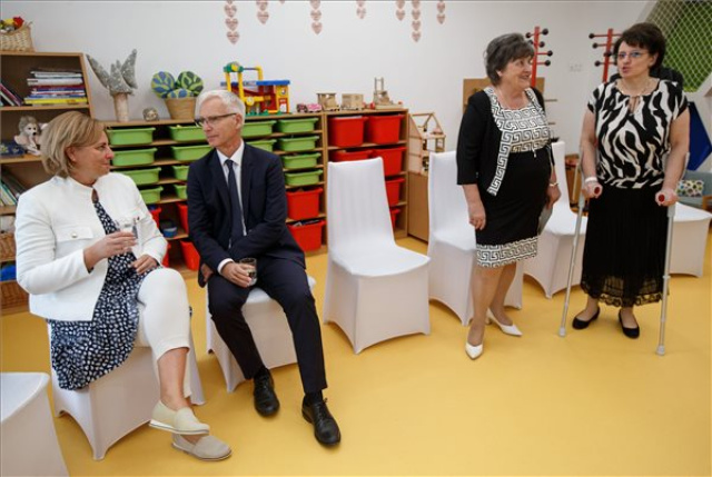 Megújult és kibővült óvodát avattak Kecskeméten