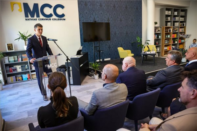 A Mathias Corvinus Collegium szekszárdi tanévindító és épületbemutató ünnepsége