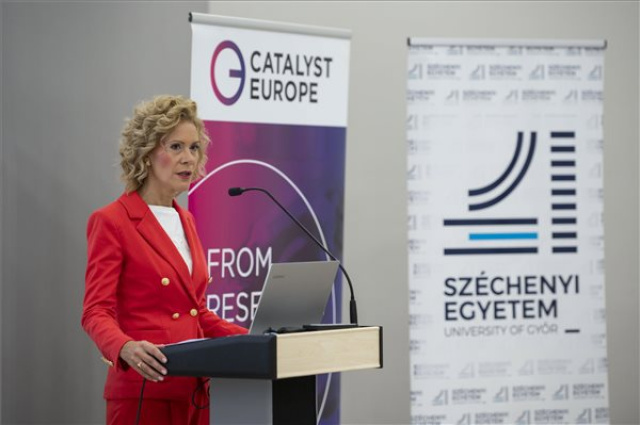 Együttműködik a Széchenyi István Egyetem az MIT Catalyst programjával