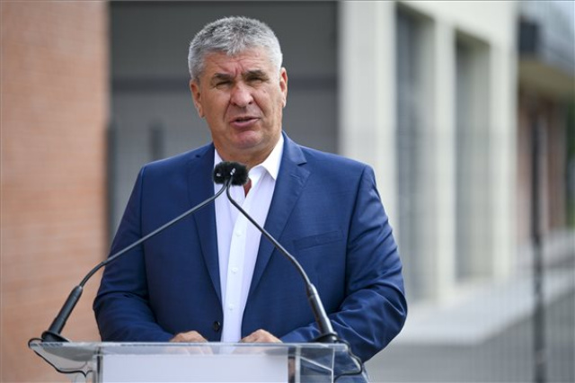 Elkészült a Püspökladány-Biharkeresztes vasútvonal villamosítása