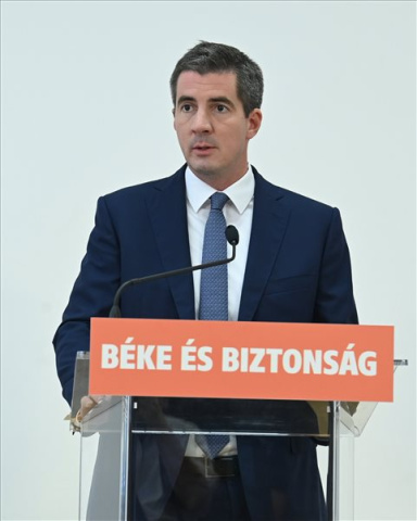 Sajtótájékoztató a Fidesz-KDNP kihelyezett esztergomi frakcióüléséről