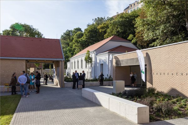 Új rendezvényközpontot adtak át Veszprémben