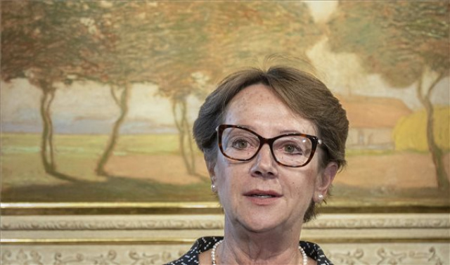 Nagyszabású Zsolnay-kiállítás nyílt a ResoArt Villában 