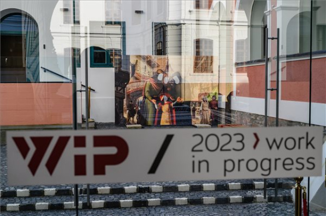Megnyílt a veszprémi vár felújítás közbeni, átmeneti állapotát bemutató kiállítás