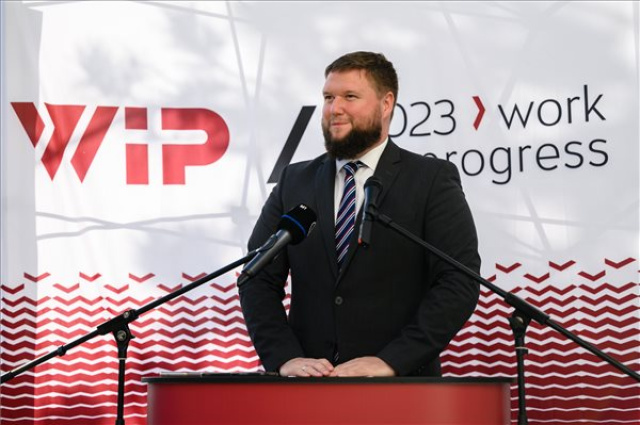 Megnyílt a veszprémi vár felújítás közbeni, átmeneti állapotát bemutató kiállítás