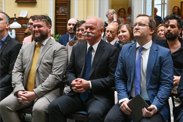 Madách-kiállítás és -konferencia az Országos Idegennyelvű Könyvtárban