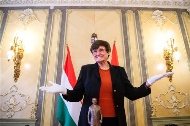 Karikó Katalin és Drew Weissman kapja az orvosi-élettani Nobel-díjat
