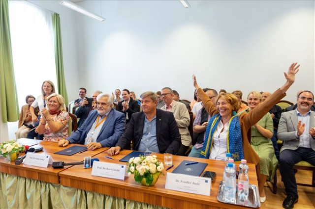 Karikó Katalin és Drew Weissman kapja az orvosi-élettani Nobel-díjat - Szegedi Tudományegyetem