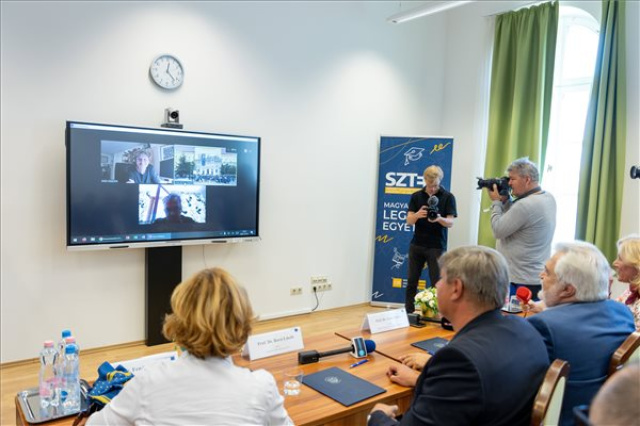 Karikó Katalin és Drew Weissman kapja az orvosi-élettani Nobel-díjat - Szegedi Tudományegyetem