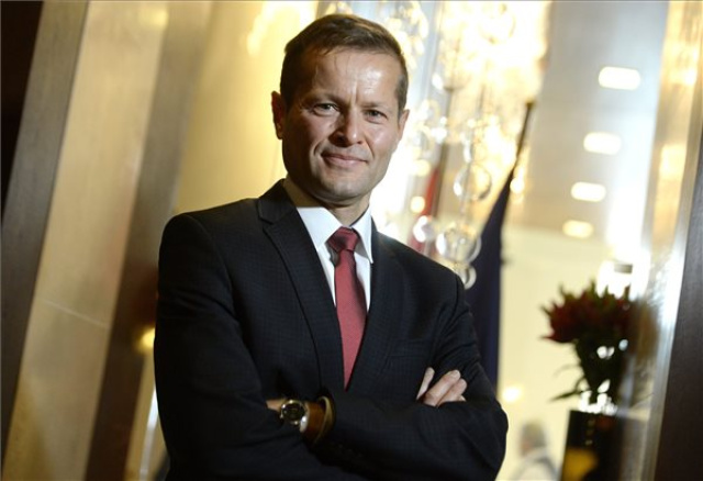 Krausz Ferenc, Pierre Agostini és Anne L'Huillier kapja idén a fizikai Nobel-díjat