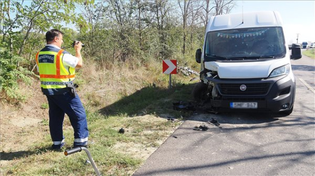 Balesetben meghalt egy motoros a Kiskunfélegyháza és Fülöpjakab közötti úton