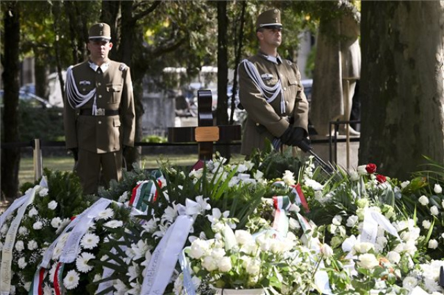 Eltemették Sólyom László volt köztársasági elnököt