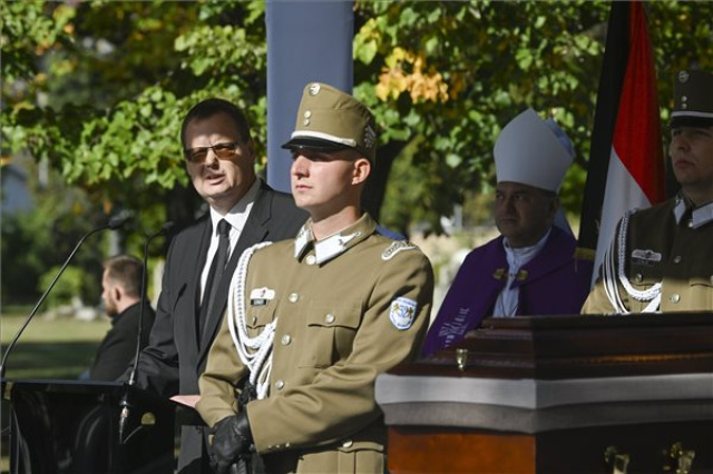 Eltemették Sólyom László volt köztársasági elnököt