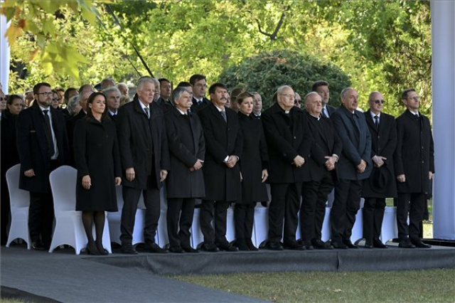 Eltemették Sólyom László volt köztársasági elnököt
