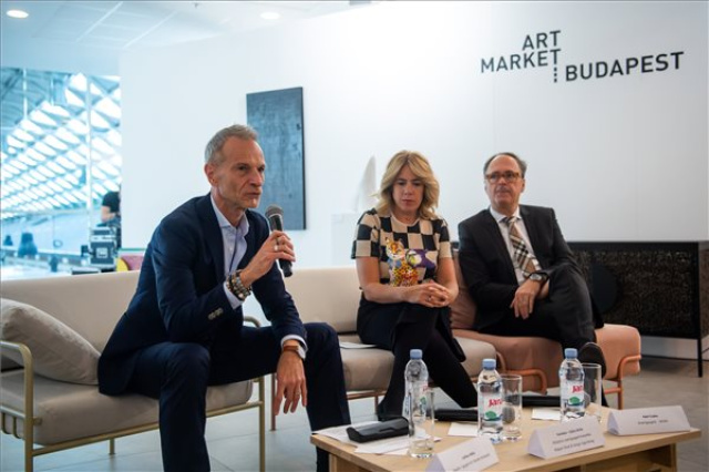 Art Market - Kortárs művészeti vásár négy kontinens száz kiállítójával