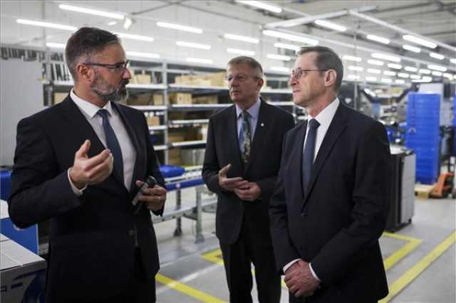 Több mint hat milliárdos beruházással bővítette raktárkapacitását a Hungaropharma Zrt.