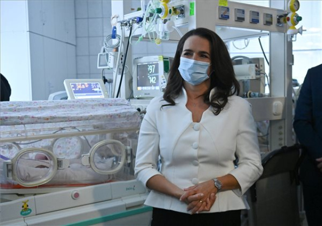 Jónak lenni jó! - Novák Katalin az adománygyűjtő kampány fővédnöke