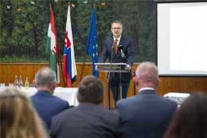 Átadták a Párkányt Helembával és Ipolydamásdot Letkéssel összekötő kerékpárutat