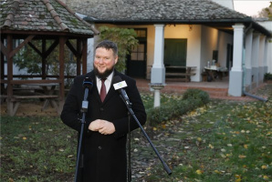 Megújul a szentesi Péter Pál polgárház kertje