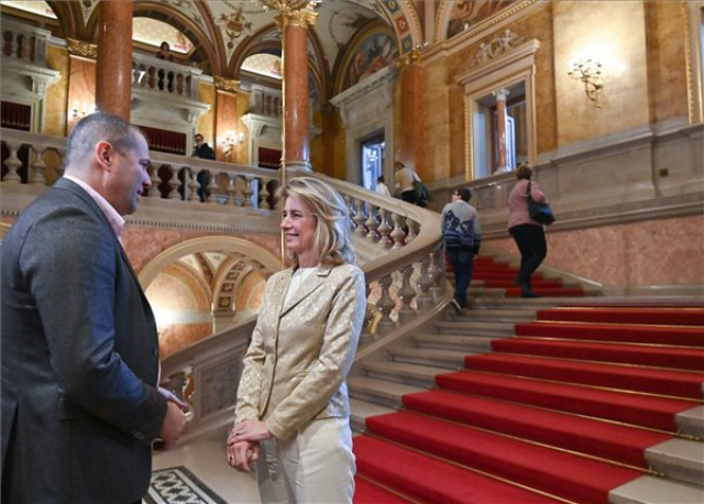 A Regőczi Alapítvány szervezésében csaknem száz gyermek tekintette meg A diótörő főpróbáját az Operában
