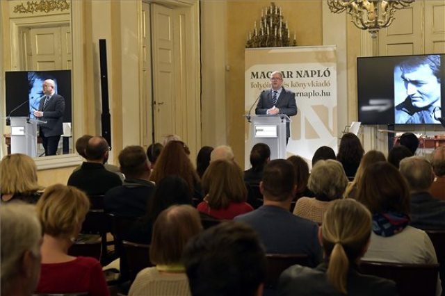 Oláh János költőre, íróra emlékeztek és díjakat adták a Petőfi Irodalmi Múzeumban