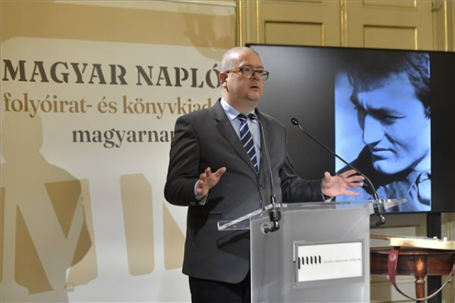 Oláh János költőre, íróra emlékeztek és díjakat adták a Petőfi Irodalmi Múzeumban