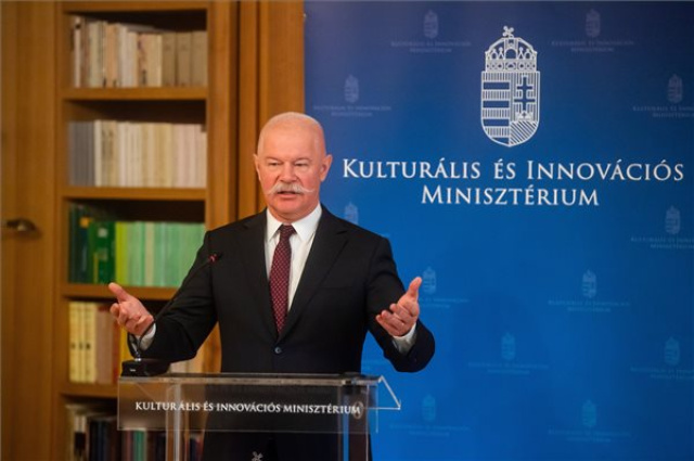Együttműködési megállapodást kötött a KIM és az MKIK