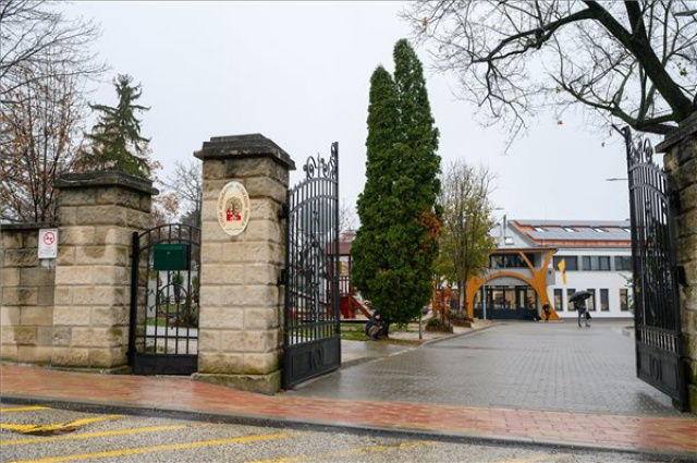 Átadták a Litéri Református Általános Iskola új épületét