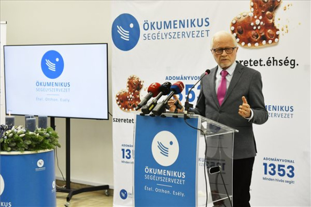 Ünnepi gyertyagyújtás keretében hívott összefogásra az Ökumenikus Segélyszervezet