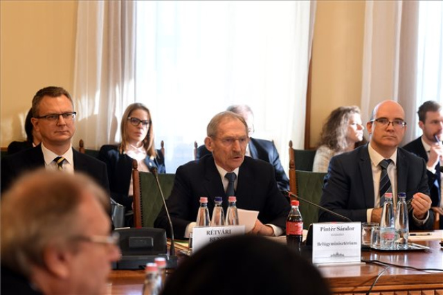 Pintér Sándor bizottsági meghallgatása
