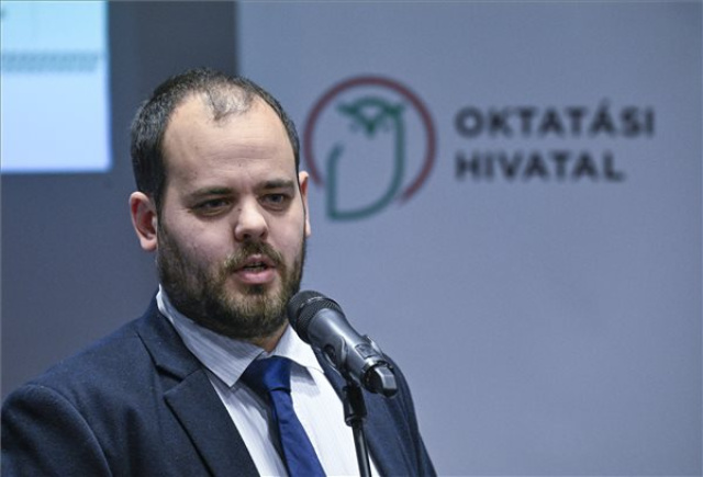 A 2022-es PISA-felmérés eredményeit ismertető sajtótájékoztató
