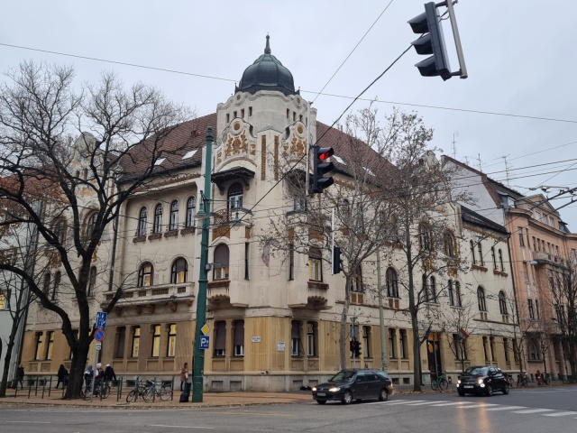 Radnóti Miklós Kísérleti Gimnázium