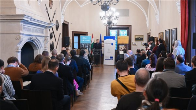 Átadták a felújított tiszadobi Andrássy-kastélyt 