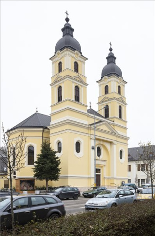 Átadták a felújított Szent Miklós-székesegyházat Nyíregyházán