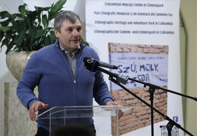 A Szú, moly, rozsda című könyv bemutatója Szegeden