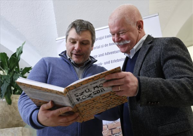 A Szú, moly, rozsda című könyv bemutatója Szegeden