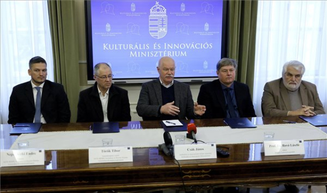 Támogatja a kormány a Szegeden folyó archeogenetikai kutatásokat