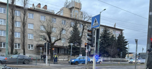 Baleset a Károlyi Mihály Kollégium előtt